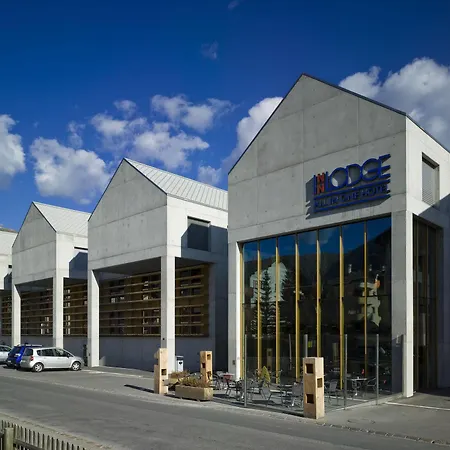 In One - / Swiss Lodge *